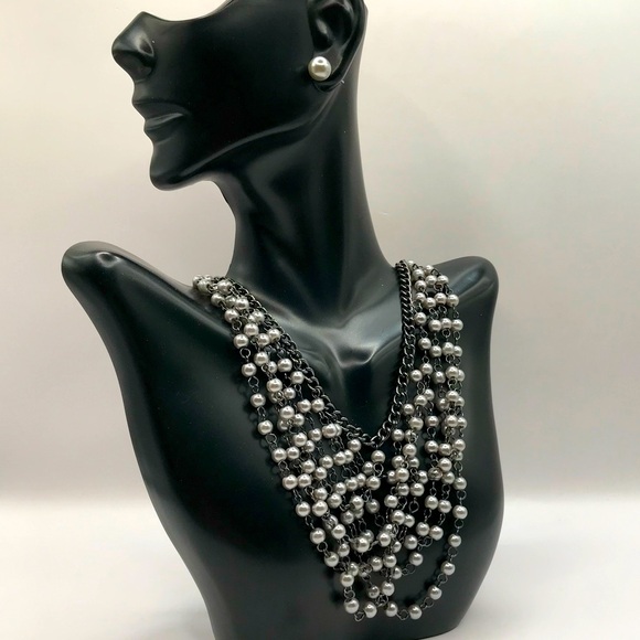 unsigned Jewelry - Black & Grey Faux Pearl Bib Necklace and Earrings Set